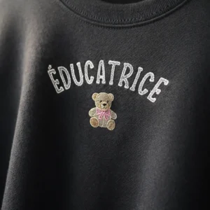 éducatrice closeup cadeau éducatrice chandail brodé